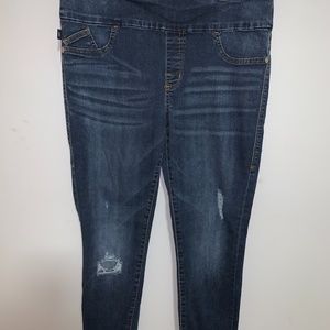 Distressed, Pull-On Skinny jeans x Rock & Republic